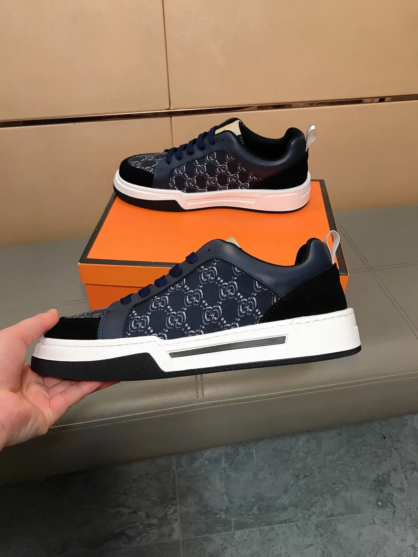 Ex-factory price 400 ⌚️⌚️[GUCCI] Gucci men’s casual shoes are absolutely popular 🔥The ultimate matching item for trendy men! Irresistible charm of super texture, the main recommendation, the upper is made of high-quality cowhide + printed fabric, sheep lining feet, wear-resistant rubber sole, noble and elegant! Extremely comfortable🎁🎁You can be as handsome as you want💪 Size 38-44!